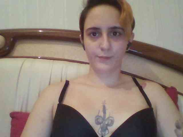 Emaprincessa Live Webcam on BongaCams