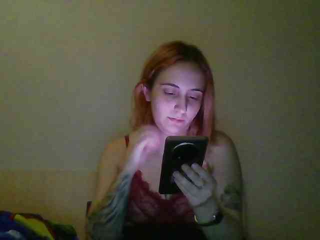 Hotredhead01 webcam