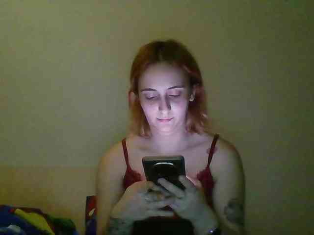Hotredhead01 webcam