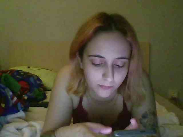 Hotredhead01 webcam