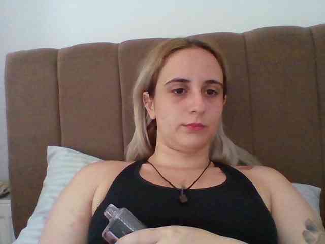 Hotredhead01 webcam