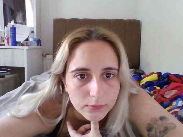 Hotredhead01 webcam