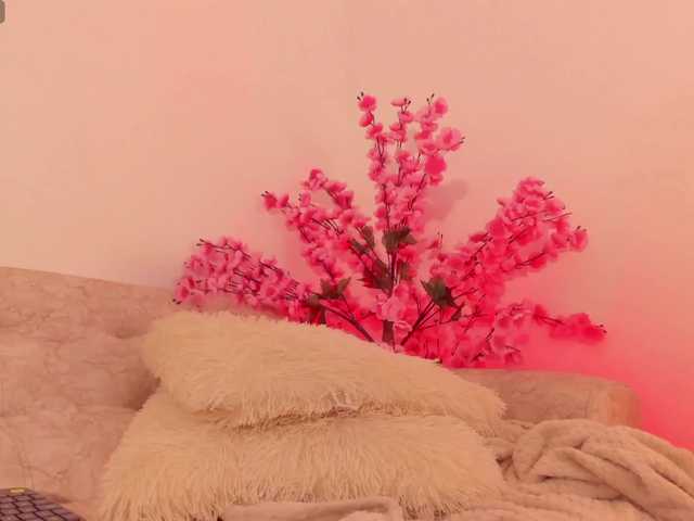 Skinnydoll1's BongaCams show and profile