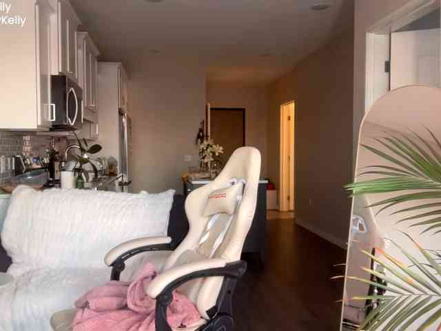 OhBabyKelly webcam