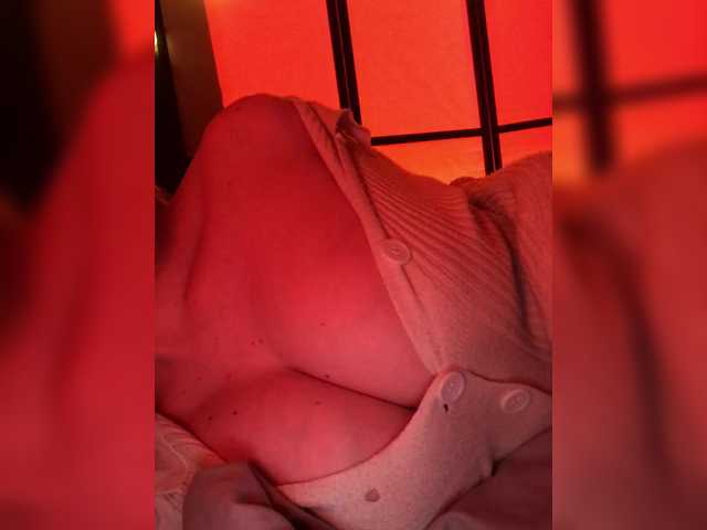 kivi-'s BongaCams show and profile