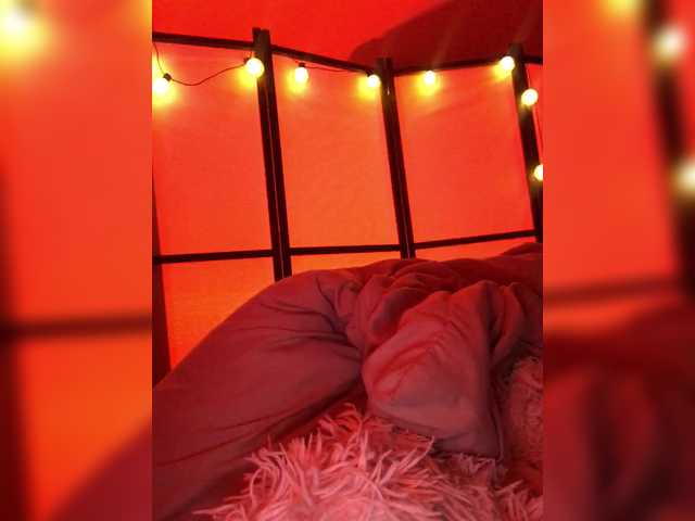 kivi-'s BongaCams show and profile