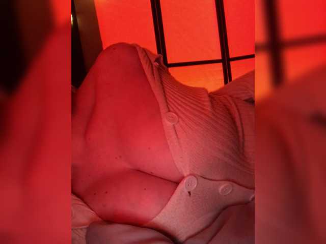 kivi-'s BongaCams show and profile