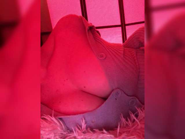 kivi-'s BongaCams show and profile