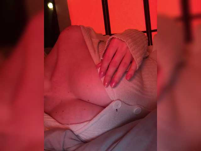 kivi-'s BongaCams show and profile