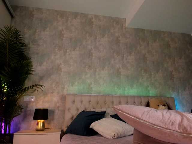 Raisa1gee's BongaCams show and profile