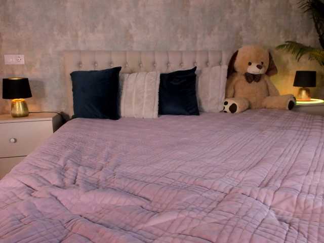 Raisa1gee's BongaCams show and profile