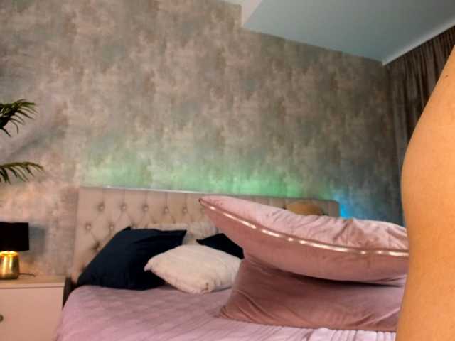 Raisa1gee's BongaCams show and profile