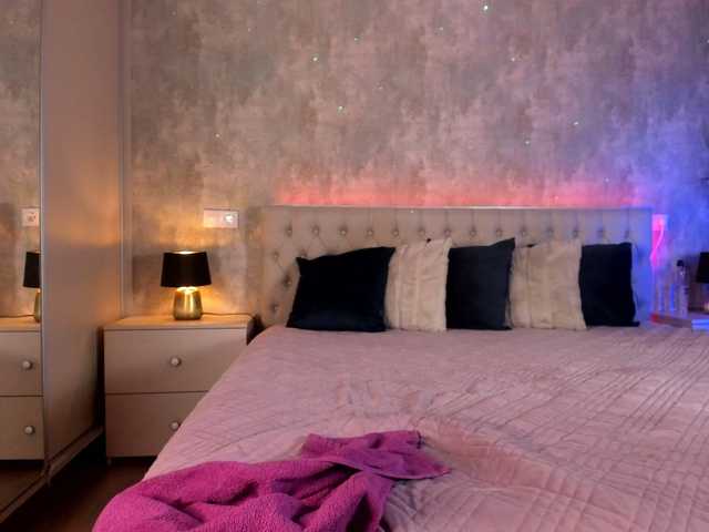 Raisa1gee's BongaCams show and profile