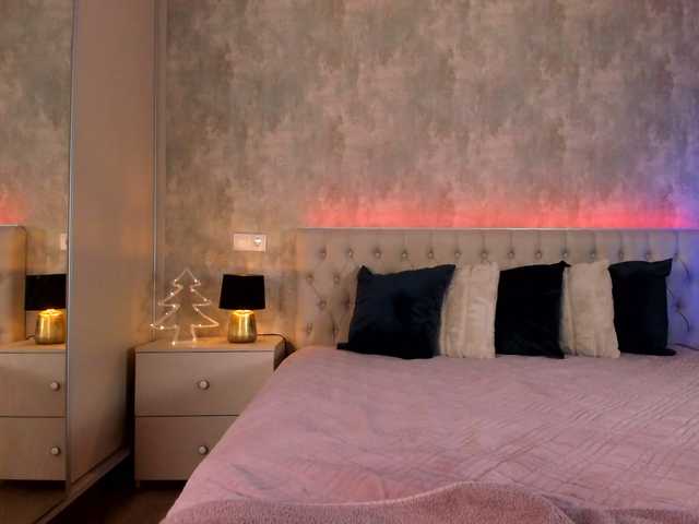 Raisa1gee's BongaCams show and profile