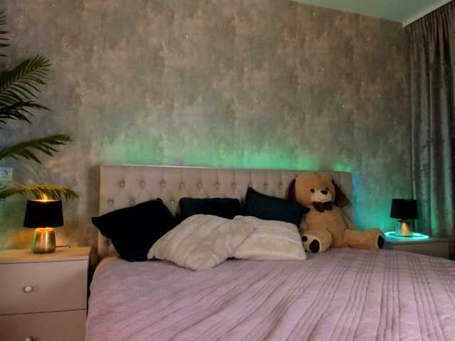 Raisa1gee's BongaCams show and profile