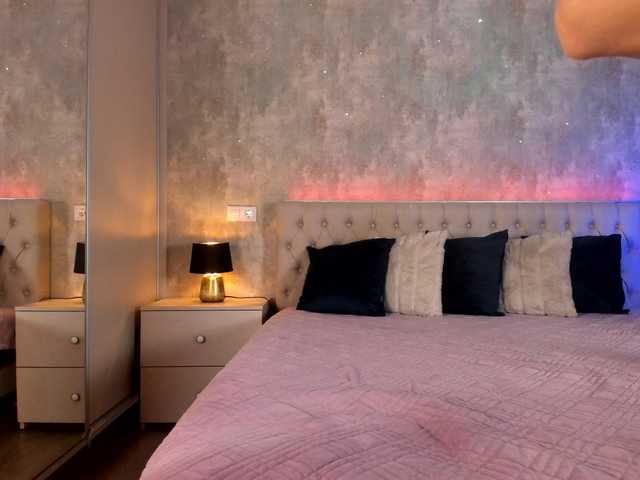 Raisa1gee's BongaCams show and profile