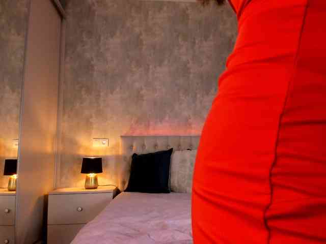 Raisa1gee webcam
