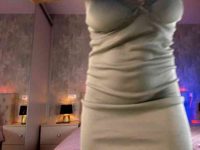 Raisa1gee webcam