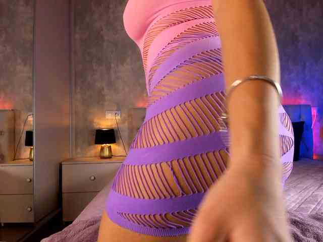Raisa1gee webcam