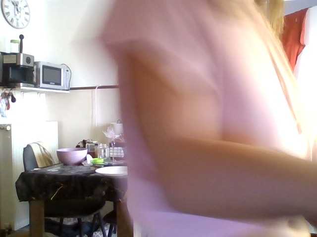 isadelirious's BongaCams show and profile