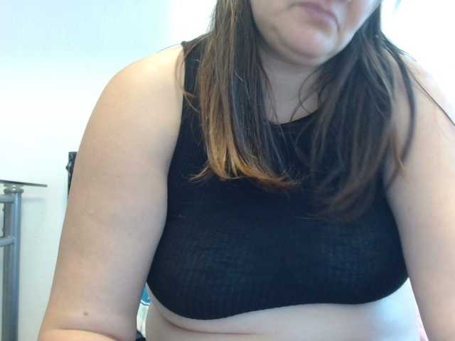 Luci22's BongaCams show and profile