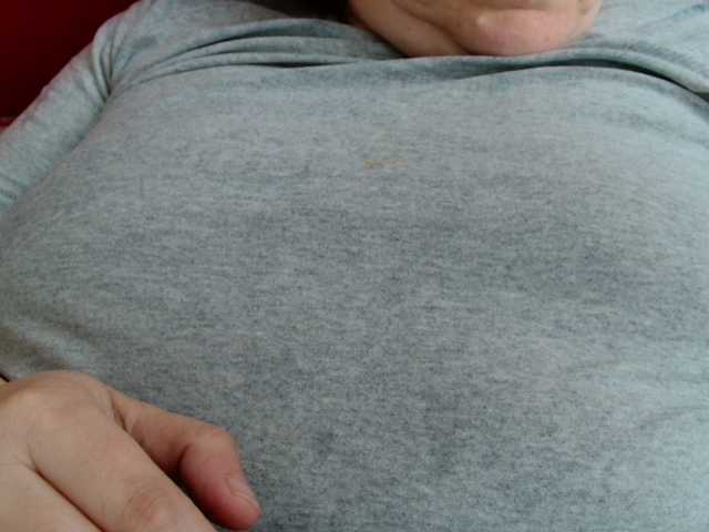 Luci22's BongaCams show and profile