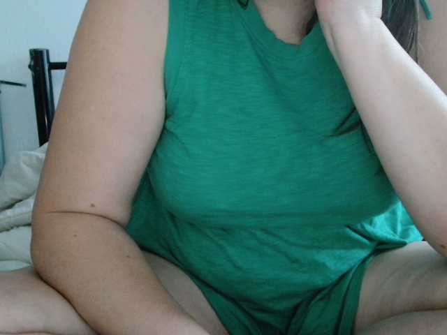 Luci22's BongaCams show and profile