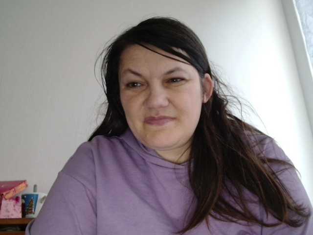 Luci22's BongaCams show and profile