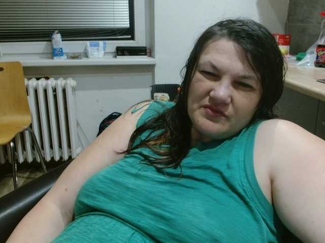 Luci22's BongaCams show and profile