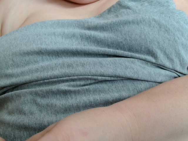 Luci22's BongaCams show and profile