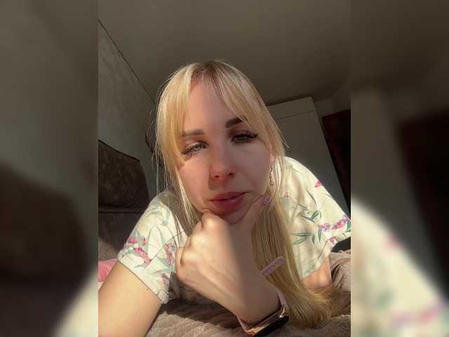 Artistkari's BongaCams show and profile