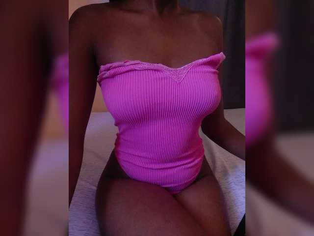 junea's BongaCams show and profile