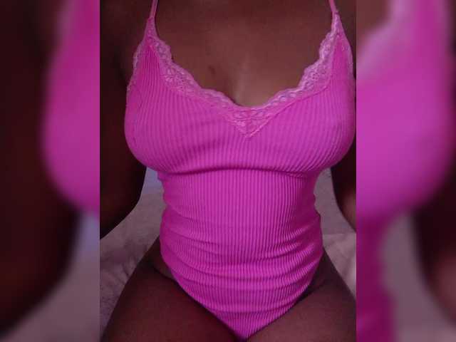 junea's BongaCams show and profile