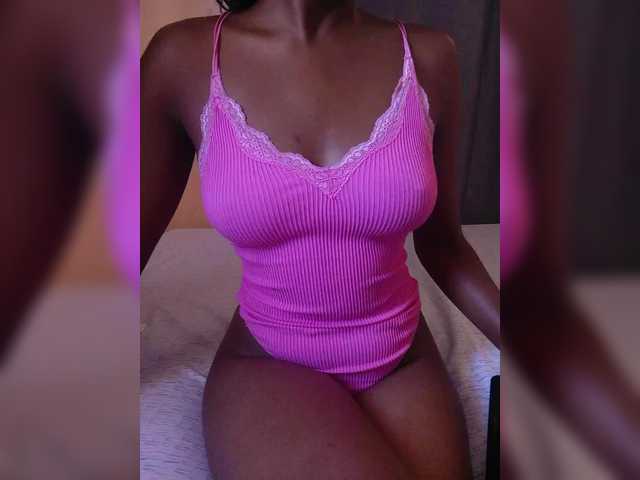 junea's BongaCams show and profile