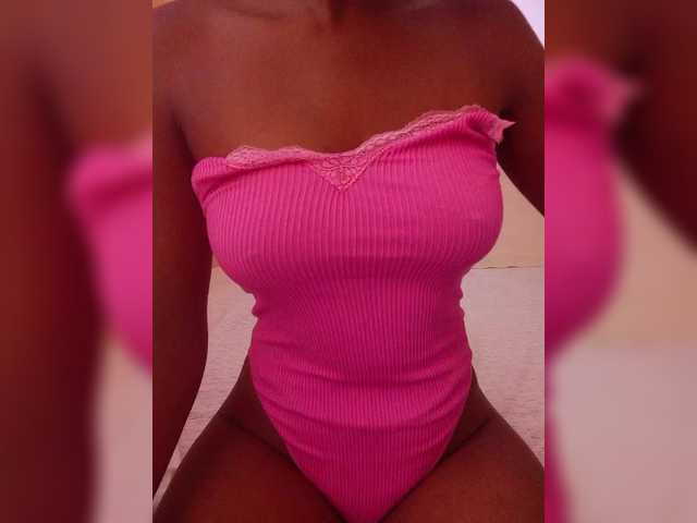 junea's BongaCams show and profile