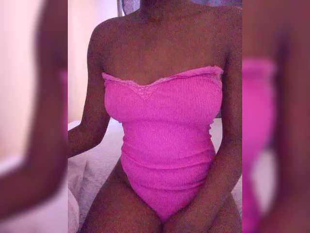 junea Live Cam on BongaCams