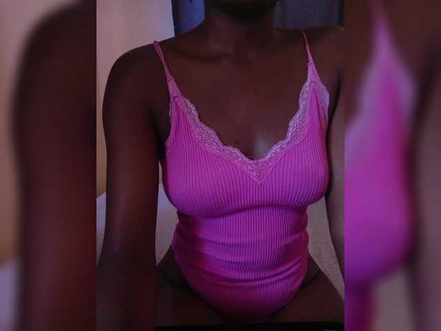 junea's BongaCams show and profile