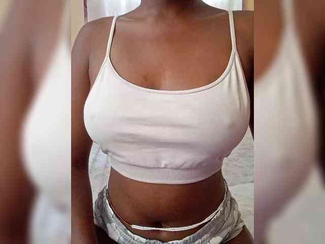 junea Live Webcam on BongaCams
