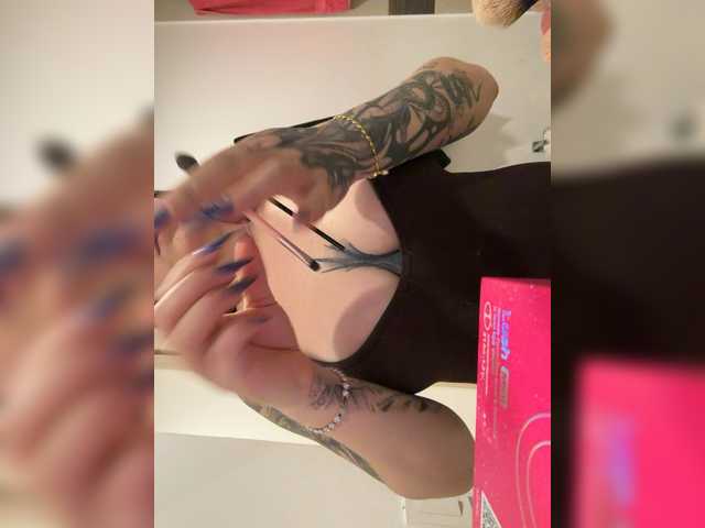 Carol-Ferrer's BongaCams show and profile