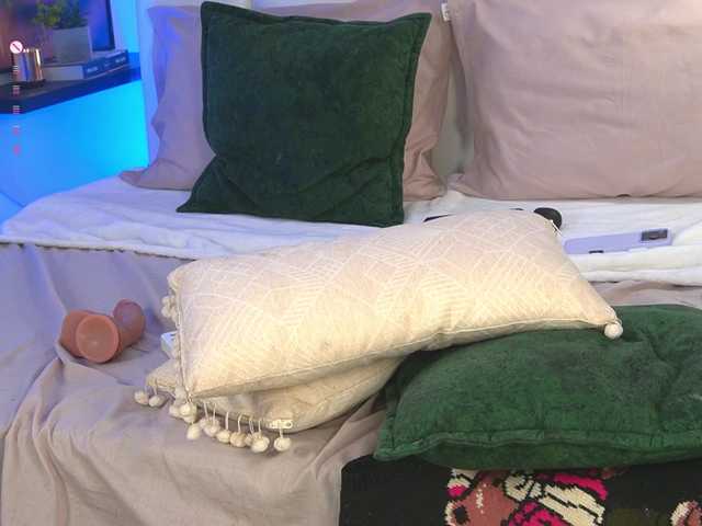 Carol-Ferrer's BongaCams show and profile