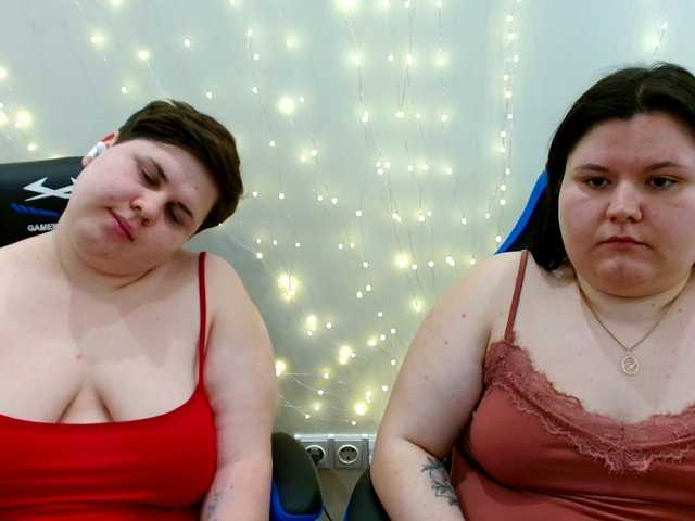 BeckyAndEllen's BongaCams show and profile