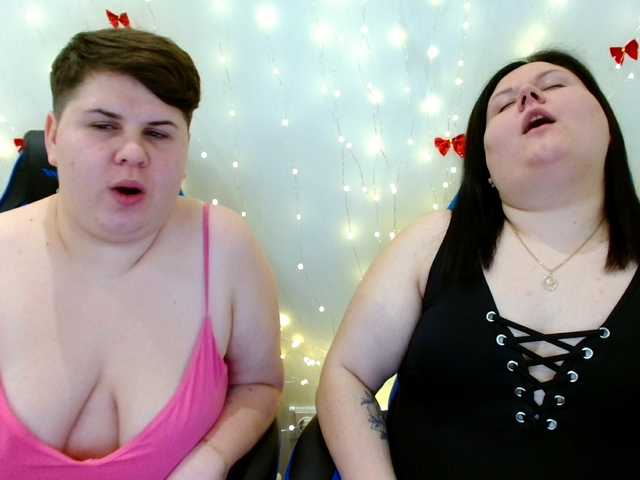 BeckyAndEllen's BongaCams show and profile