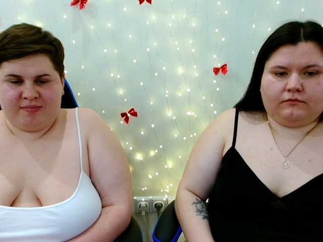 BeckyAndEllen's BongaCams show and profile