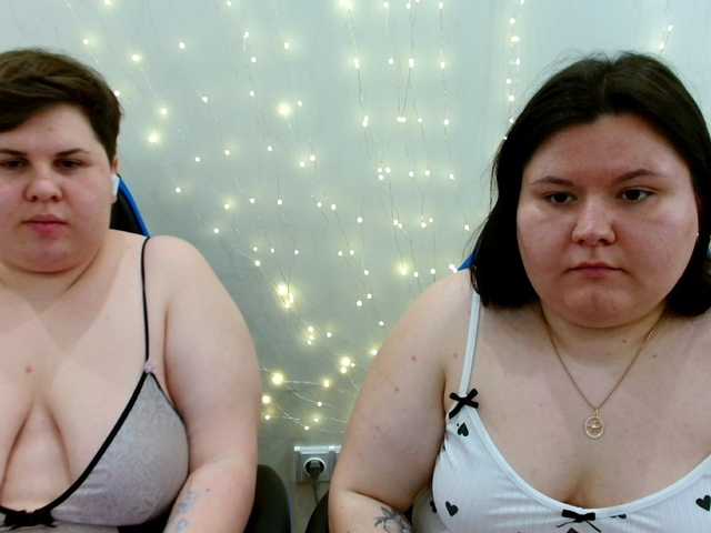 BeckyAndEllen's BongaCams show and profile