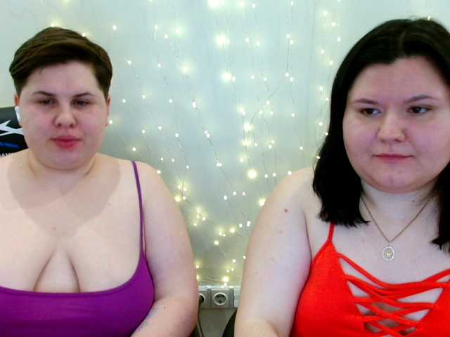 BeckyAndEllen's BongaCams show and profile
