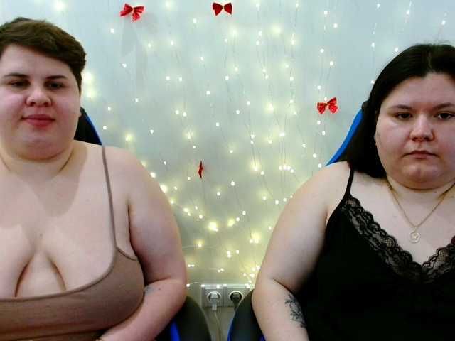 BeckyAndEllen's BongaCams show and profile