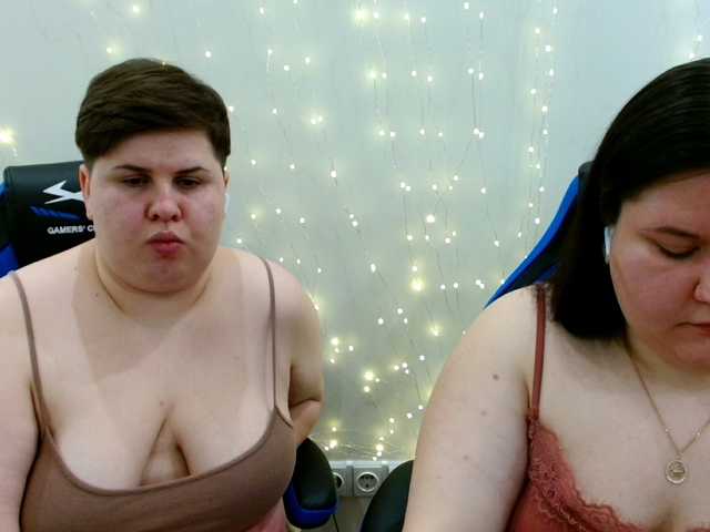 BeckyAndEllen's BongaCams show and profile