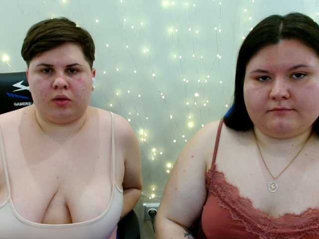 BeckyAndEllen's BongaCams show and profile