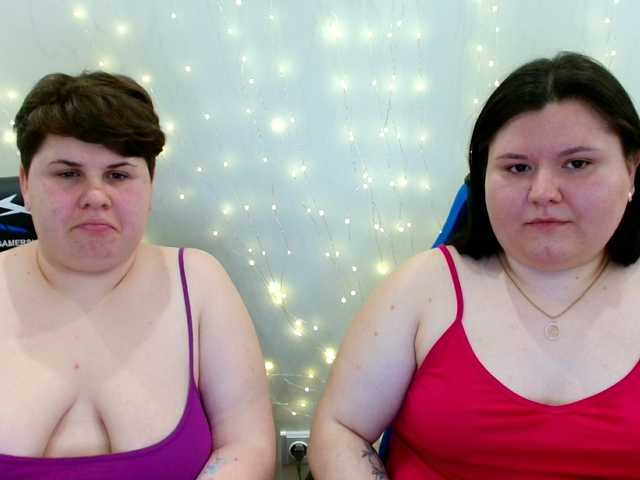 BeckyAndEllen's BongaCams show and profile