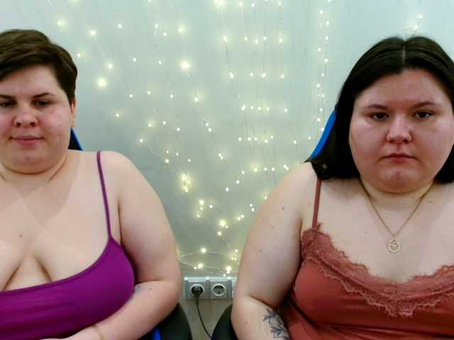 BeckyAndEllen's BongaCams show and profile